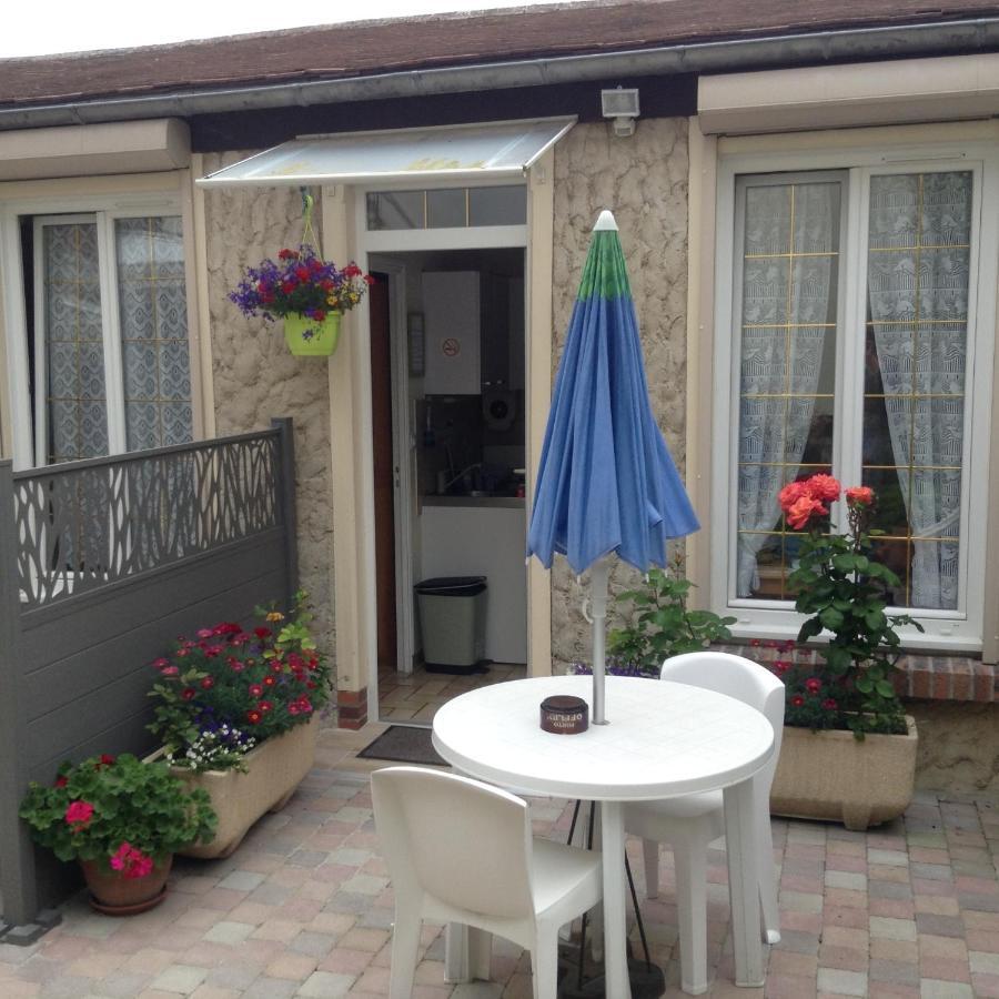 Au Bon Gite - Studio อาร์โรม็องเชอเลส์แบ็ง ภายนอก รูปภาพ